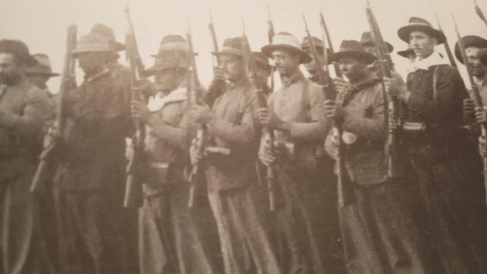 Escena historica vinculada a Aparicio Saravia y campamento blanco